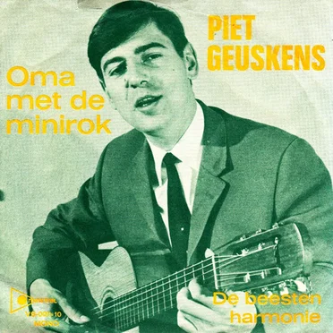 Oma met de minirok