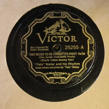That Never-To-Be Forgotten Night / Oooh! Look-A There, Ain't She Pretty?