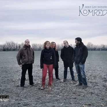 Sous les noyers by Komred - album cover
