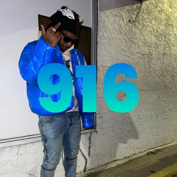 916