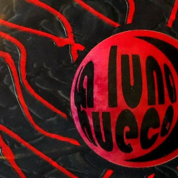 La luna hueca