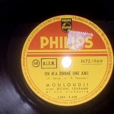 On m’a donné une âme / Qu’est‐ce que tu crois / Chanson très bête