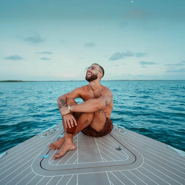 Mírame Ahora (Salud Mi Reina)