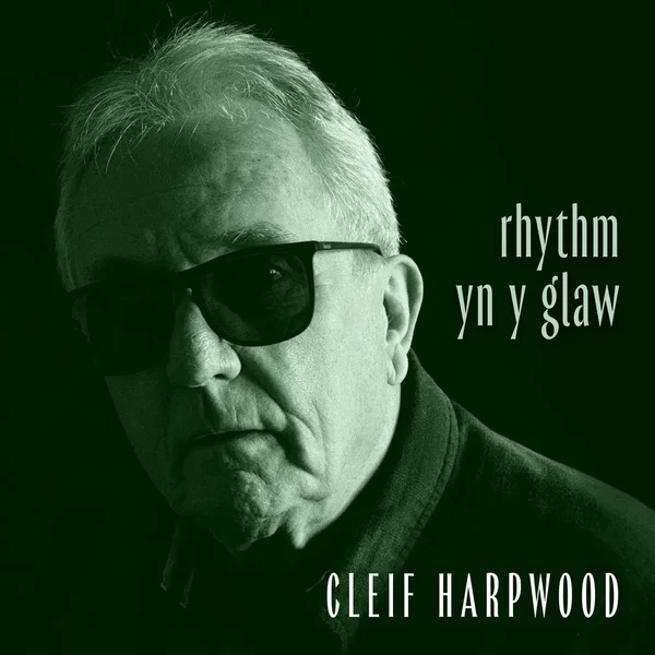 Rhythm Yn Y Glaw