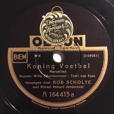 Koning voetbal / De liefde is zoo zoet
