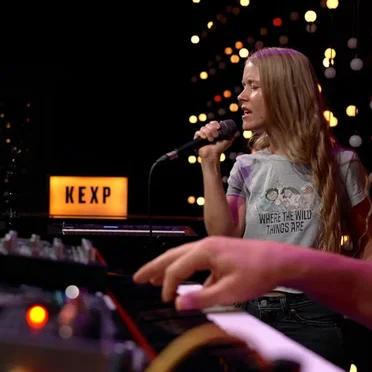 2025-10-02: Live on KEXP, "strongboi"