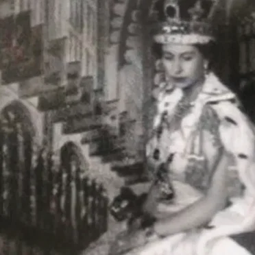 THE QUEEN IS DEAD / QUEEN ELIZABETH