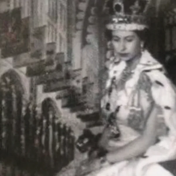 THE QUEEN IS DEAD / QUEEN ELIZABETH