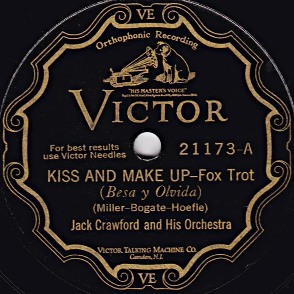 Kiss and Make Up / Everybody Loves My Girl