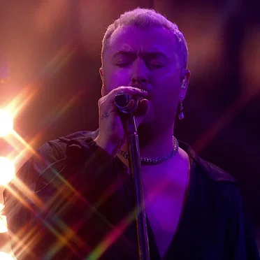 I’m Not Here to Make Friends (live on The Graham Norton Show)