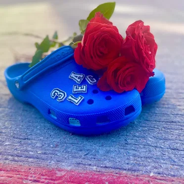 Crocs & Roses