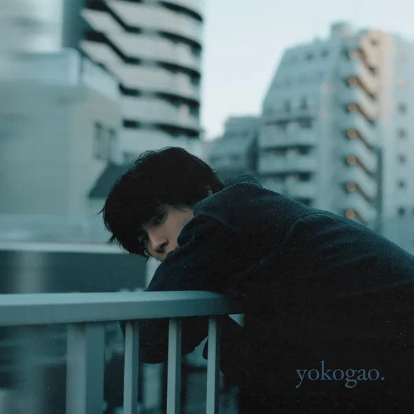 yokogao.