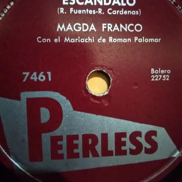 Escándalo / Limosnera