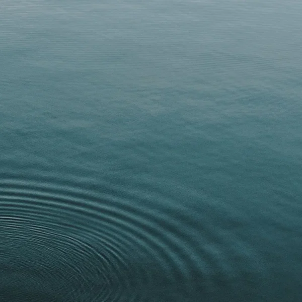 Moving Currents - 003