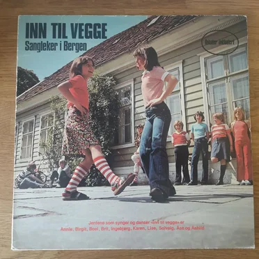 Inn til vegge – sangleker i Bergen by Various Artists - album cover