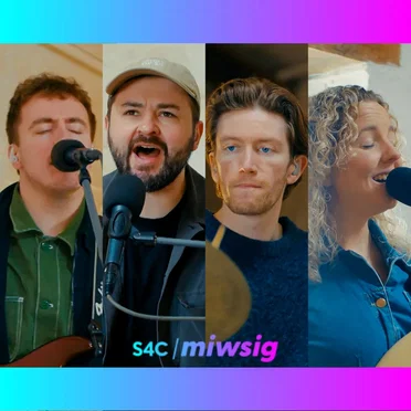 Ffrindia (Sesiwn Byw 3 Cân – S4C Miwsig)