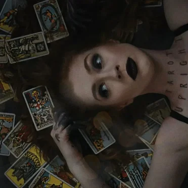 TAROT, UPRIGHT