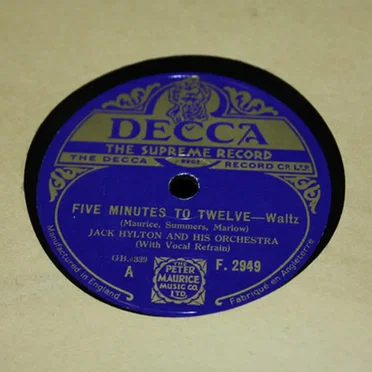 Just Humming Along / Five Minutes to Twelve