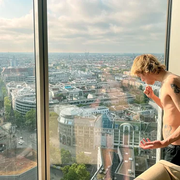 Pass dich nie an, Pass auf dich auf