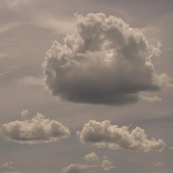 The Sky Never Speaks