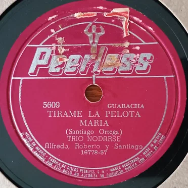 Tírame la pelota María / Aguantate genaro