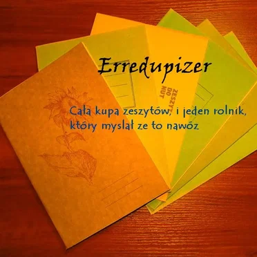 Cała Kupa Zeszytów i Jeden Rolnik Który Myślał Że To Nawóz