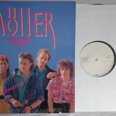 Viel zu lang gewartet / Ist es Liebe by Möller - album cover
