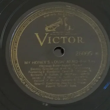 My Honey's Lovin' Arms / Farewell Blues
