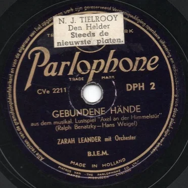 Gebundene Hände / Merci, mon ami!