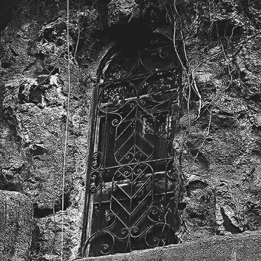 Under the Mirrors of Forgotten Kingdom