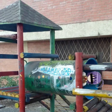 LIVE @ RANDOM COLOMBIAN PARK