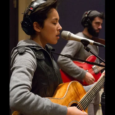 Kina Grannis Folkadelphia Session 10-26-2014