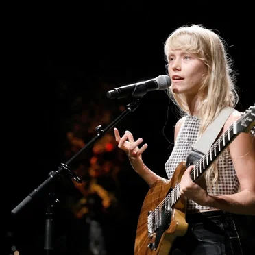 Q BERLIN QUESTIQNS 2017: Alice Phoebe Lou