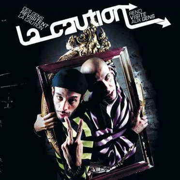 Des Gens Revisitent La Caution