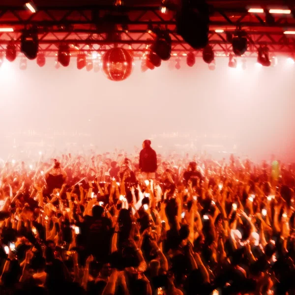 Turn On The Lights again.. (Knock2 remix)