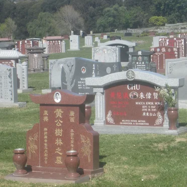 Rolling Hills Cemetery