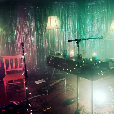 Live Online by Blood Red Shoes - album cover
