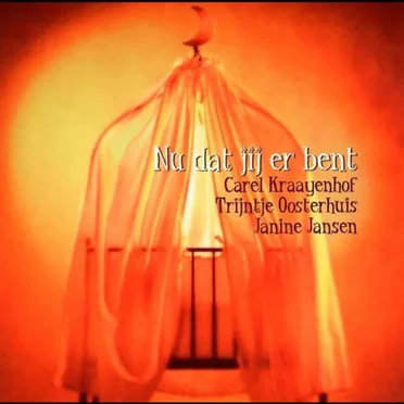 Nu dat jij er bent / Ahora que vos estás