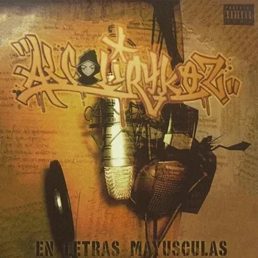 En letras mayúsculas