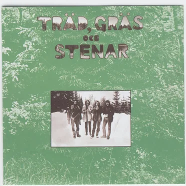 Träd, gräs och stenar