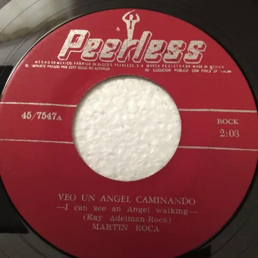 Veo un ángel caminando / Timido