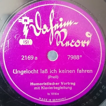 Ungelocht laß ich keinen fahren / Schön war’s doch beim Militär