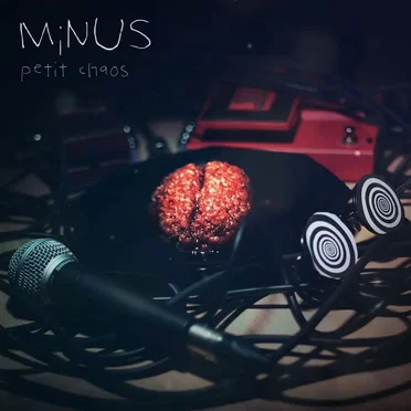 Petit Chaos by Minus - album cover