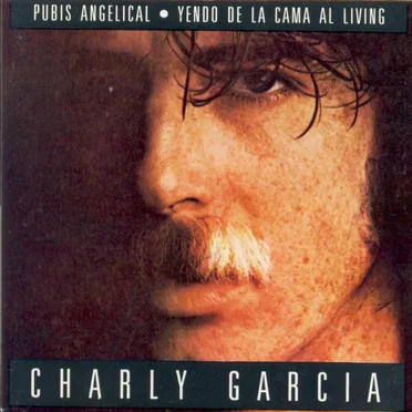 Pubis angelical / Yendo de la cama al living