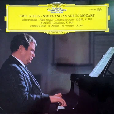 Piano Sonatas K.281, K.310 / 6 Paisiello-Variationen K. 398 / Fantasie in D minor K. 397