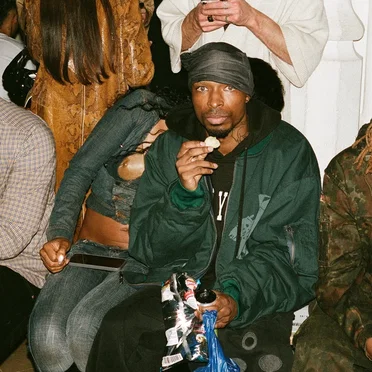 scratch his face up BASQUIAT