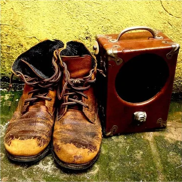 Feios, Sujos e Malvados by Locomotores - album cover
