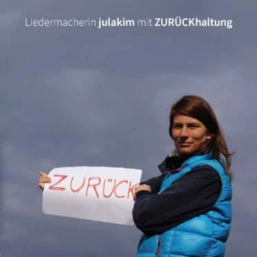 ZURÜCKhaltung
