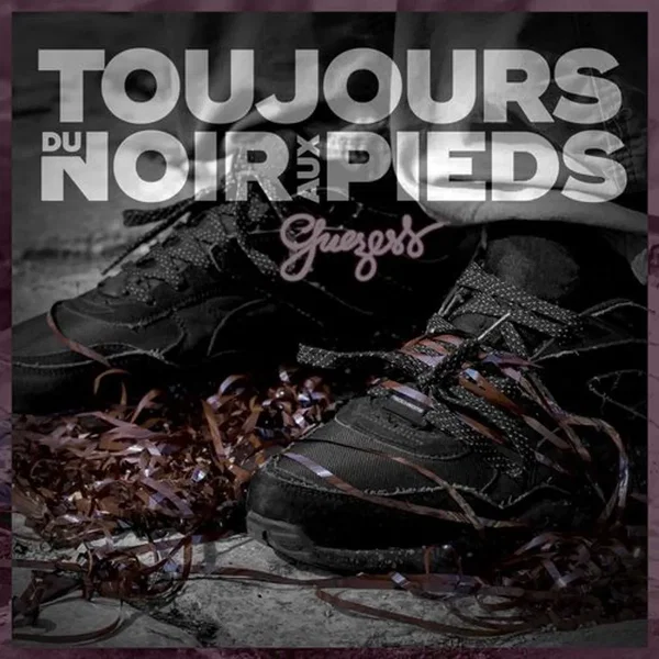 Toujours du noir aux pieds