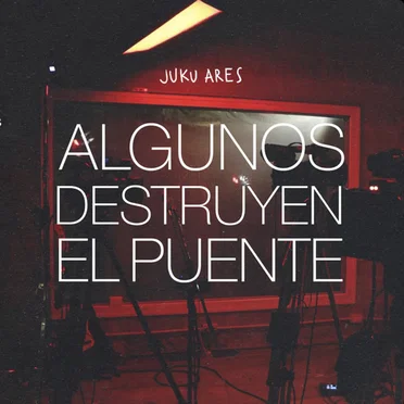 Algunos destruyen el puente